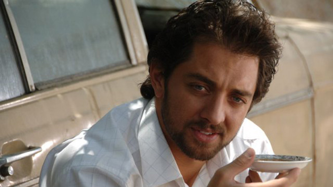 نمايي از فيلم سينمايي بي پولي ساخته حميد نعمت الله با بازي ليلا حاتمي و بهرام رادان