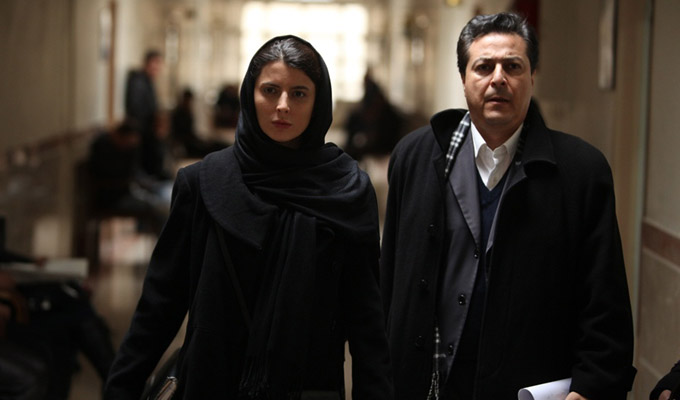 ليلا حاتمي در نمايي از فيلم سينمايي نارنجي پوش