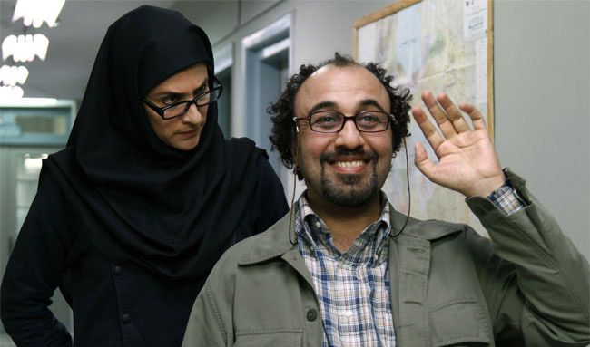 رضا عطاران و ويشكا آسايش در نمايي از فيلم ورود آقايان ممنوع؛ كاري از رامبد جوان