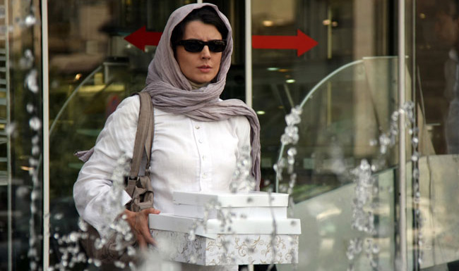 ليلا حاتمي در نمايي از فيلم سينمايي سعادت آباد - بيوگرافي هنرمندان برتر سينما به انتخاب سايت سينما قدس اردبيل